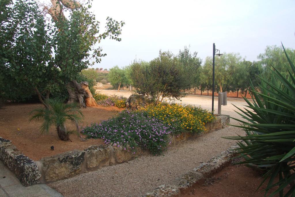 Azienda Agrituristica Masseria La Verna Patù Екстериор снимка