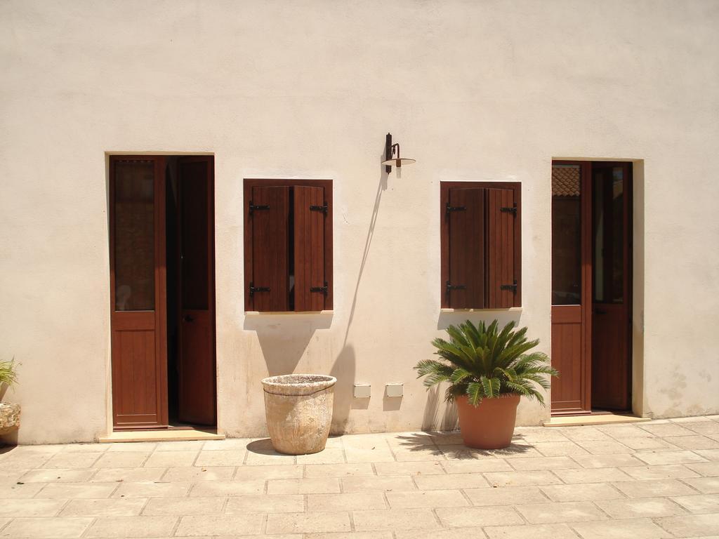 Azienda Agrituristica Masseria La Verna Patù Екстериор снимка